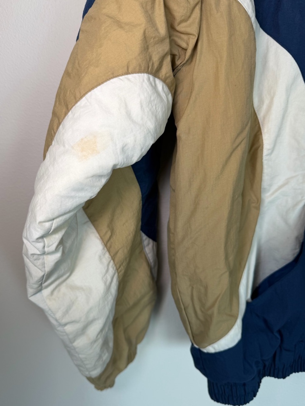 Vintage Reebok Notre Dame Irish Color Block Windbreaker Puffer Jacket - Picture 4 of 9